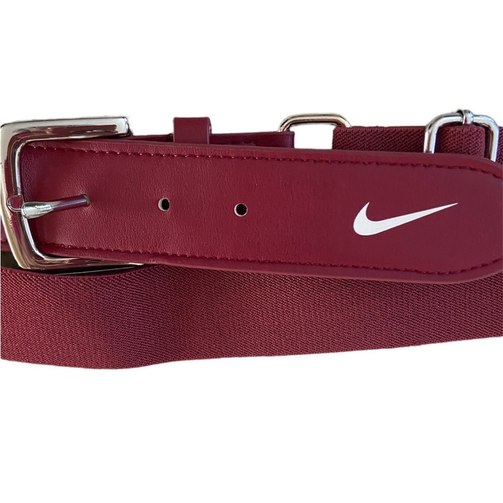Nike adjustable one size burgundy stretch belt, new